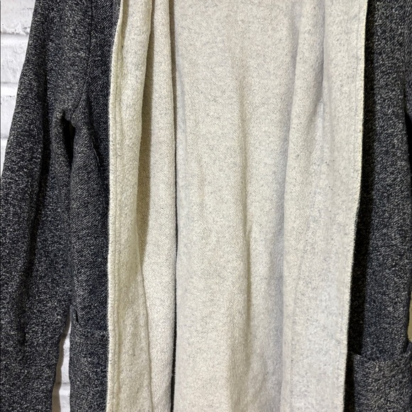 Forever 21 Women’s Hoodie Cardigan, Medium charcoal, gray fleece inside - Picture 7 of 7